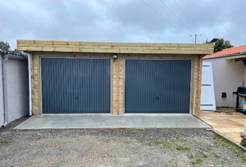 Double garage bois modern